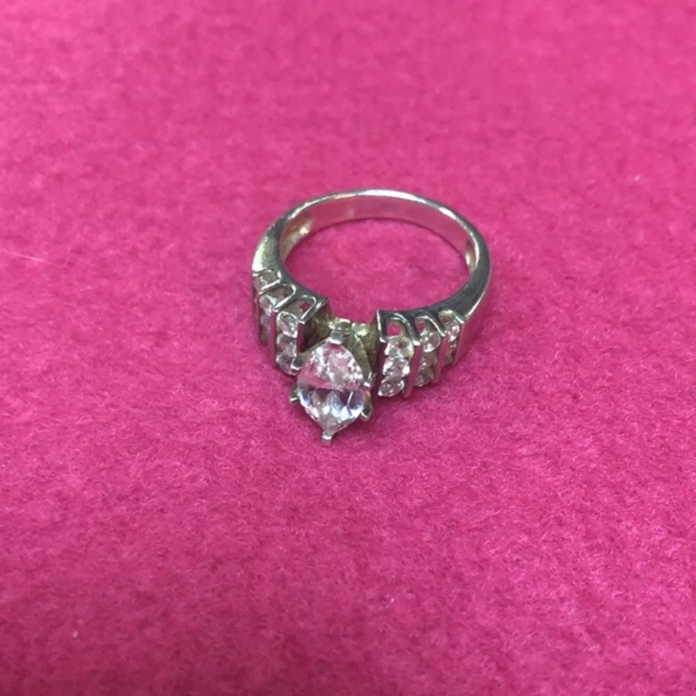 Women’s ring size‎ 8